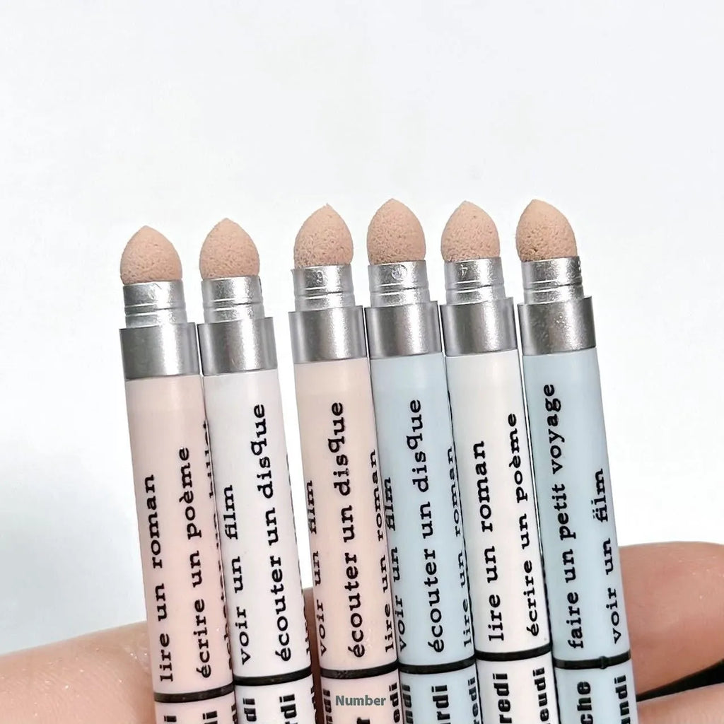 2-in-1 waterproof eyeliner pen with brightening eyeshadow in six universal colour options