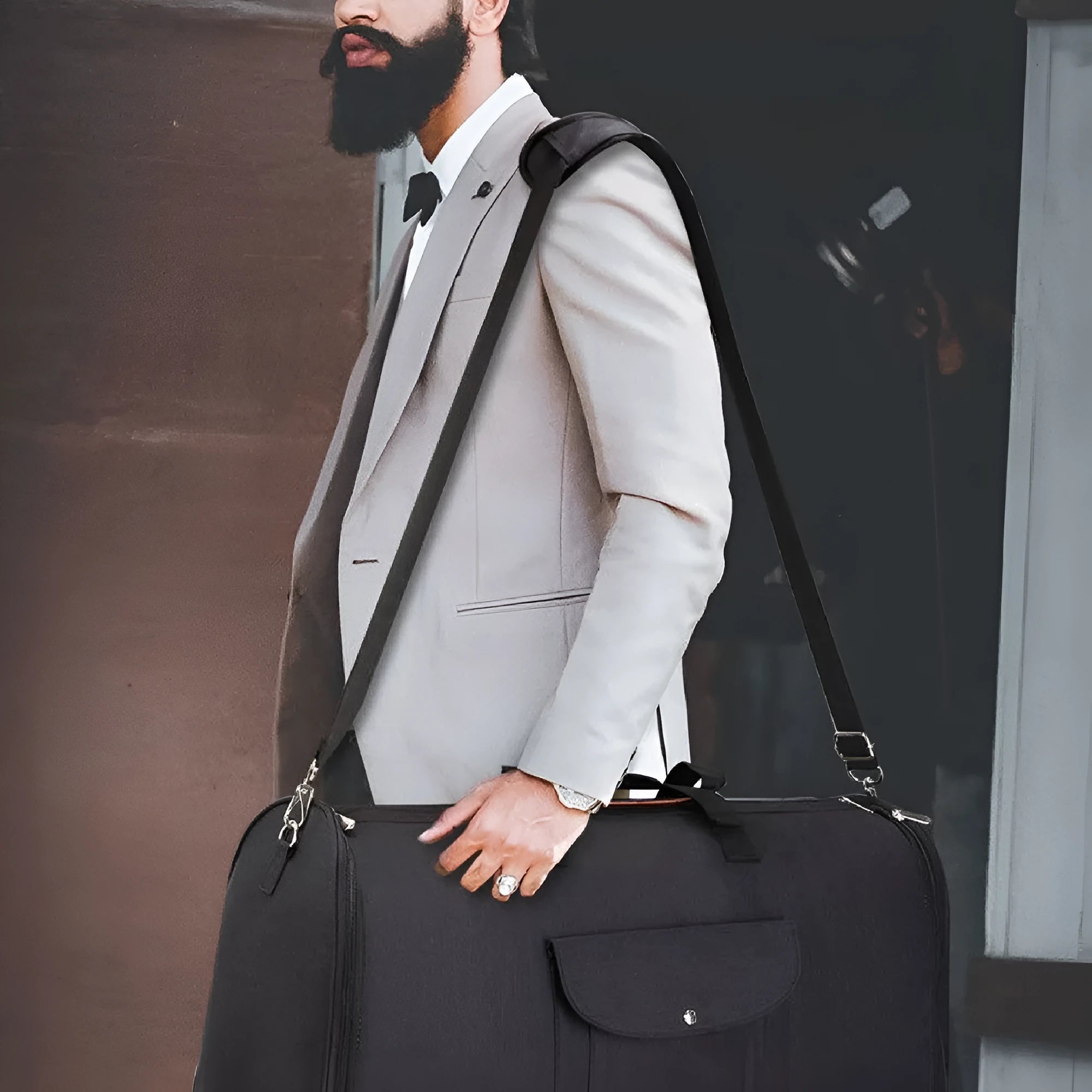 Folding duffel luggage bag in Oxford cloth with 36-55L capacity shown in dark blue colour
