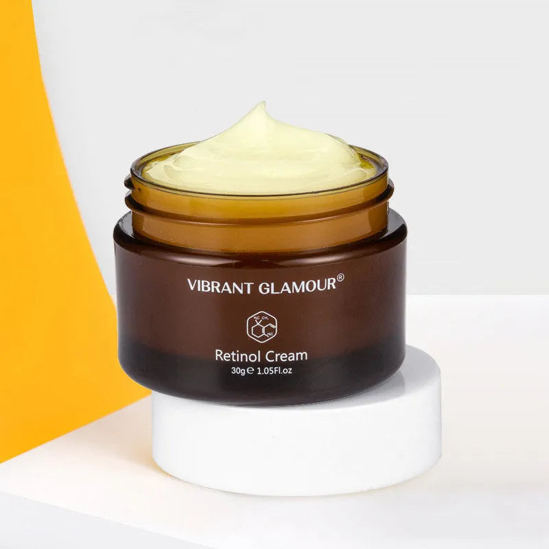 30ml retinol facial serum bottle for reducing fine lines and moisturising skin