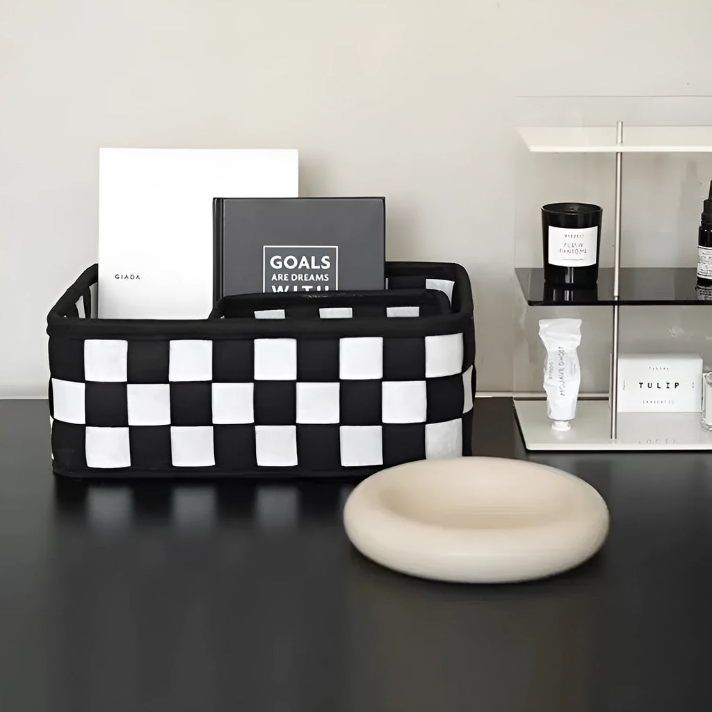 Checkerboard pattern woven felt storage basket showing 37×29×19.5cm dimensions and folding design