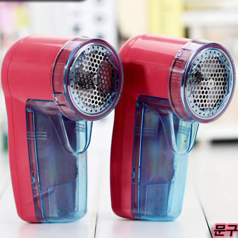 Portable electric lint remover for clothing with compact 11cm design