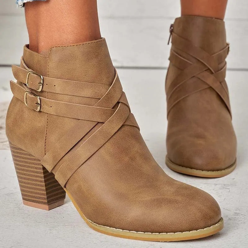 Women's plus size grey ankle boot with a 7cm heel and side zipper.