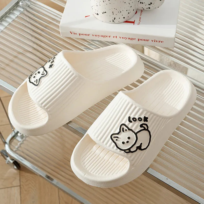 Women's thick-platform cat slippers in various colours on a non-slip EVA sole for indoor and outdoor use.