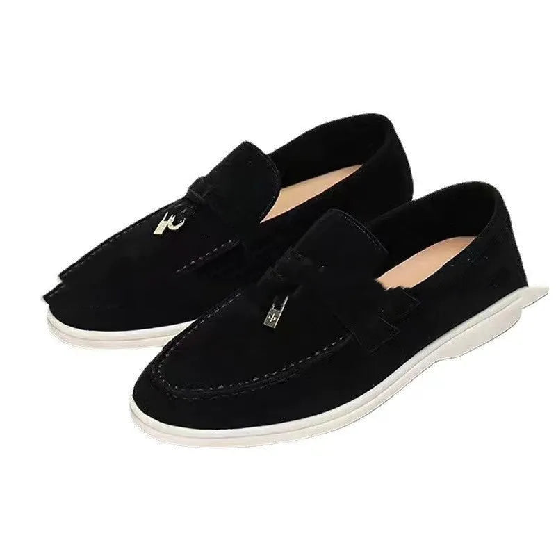 Gommino slip-on loafers with round toe and rubber sole in various colours
