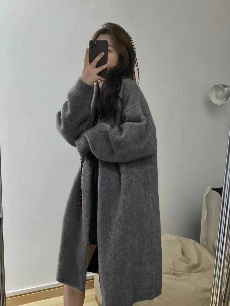 Women's knitted V-neck mid-length cardigan in polyester fabric
