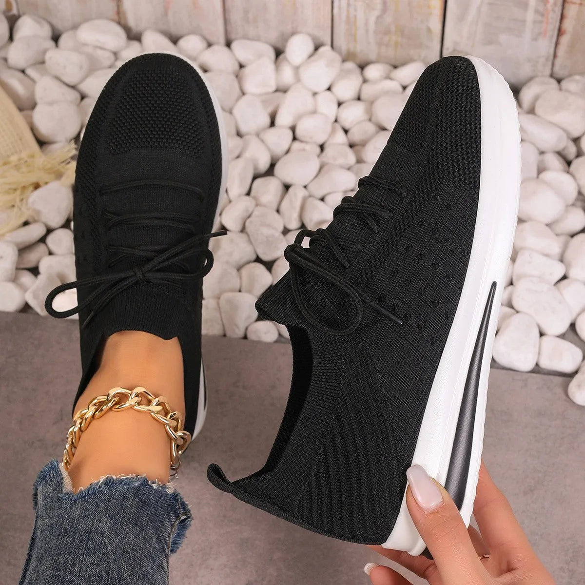 Women's fly-knit casual sneakers in artificial PU with round toe and front lace-up closure