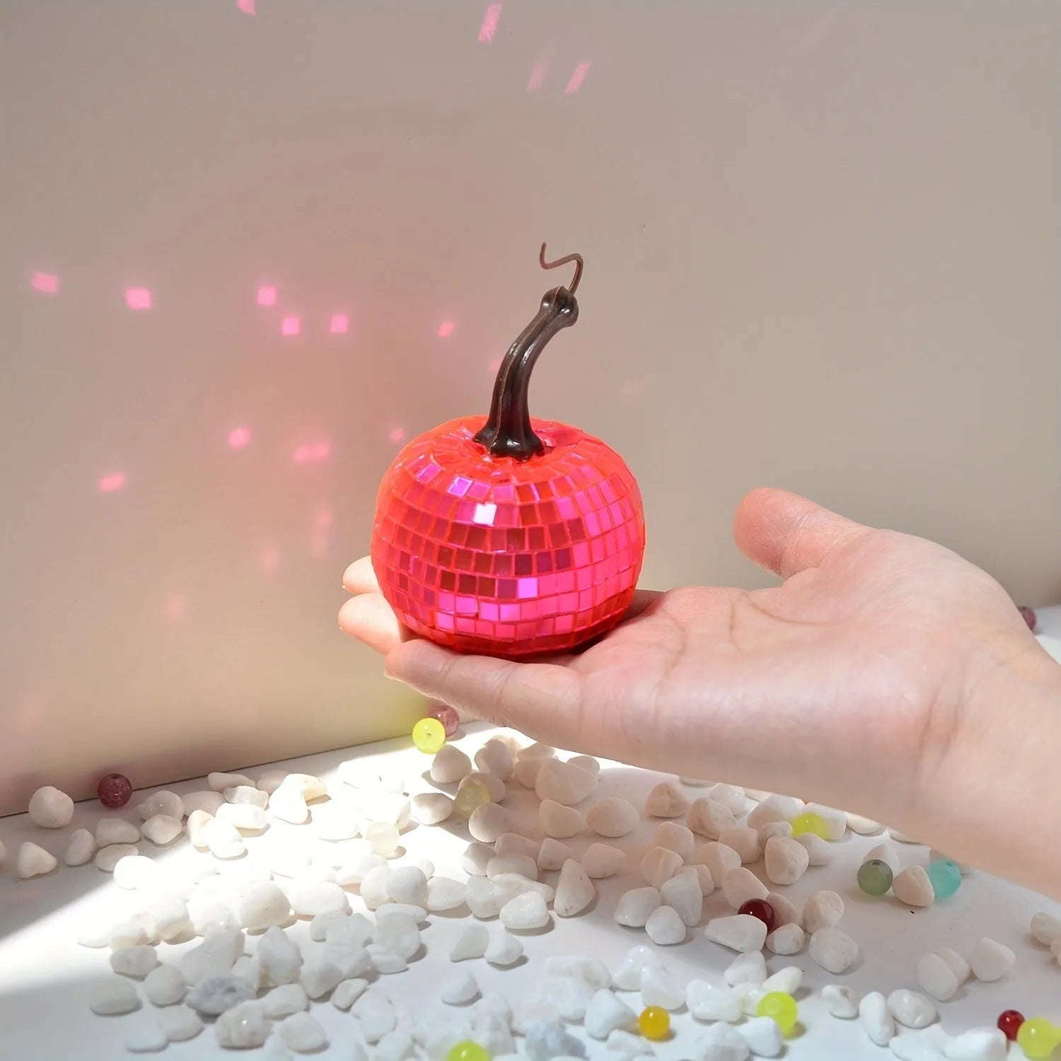 Glass pumpkin Halloween decoration with mirror finish in Chinese-style plant design