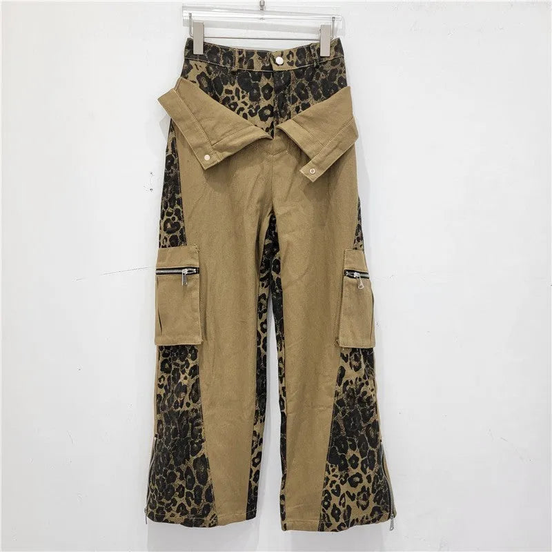 Retro high waist straight-leg jeans with leopard print pattern and tooling style design