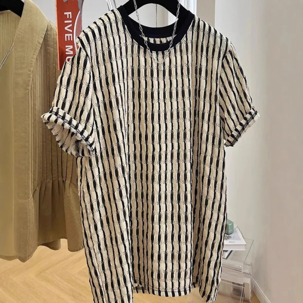 Black striped short sleeve men's shirt with loose fit and linen-silk fabric