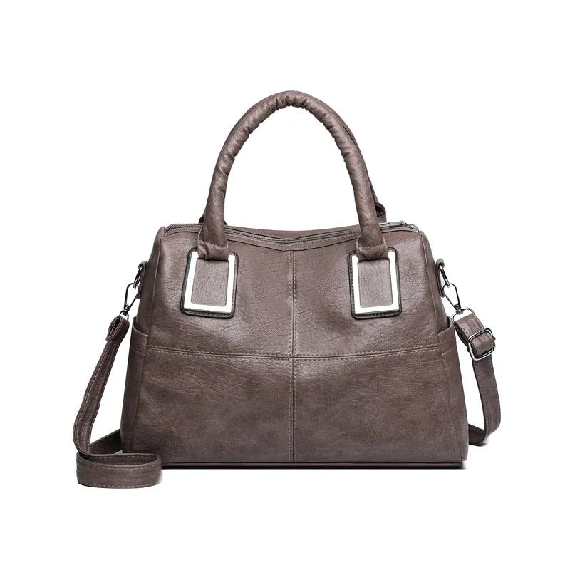 Women's large capacity crossbody shoulder bag in horizontal square shape with internal organisation