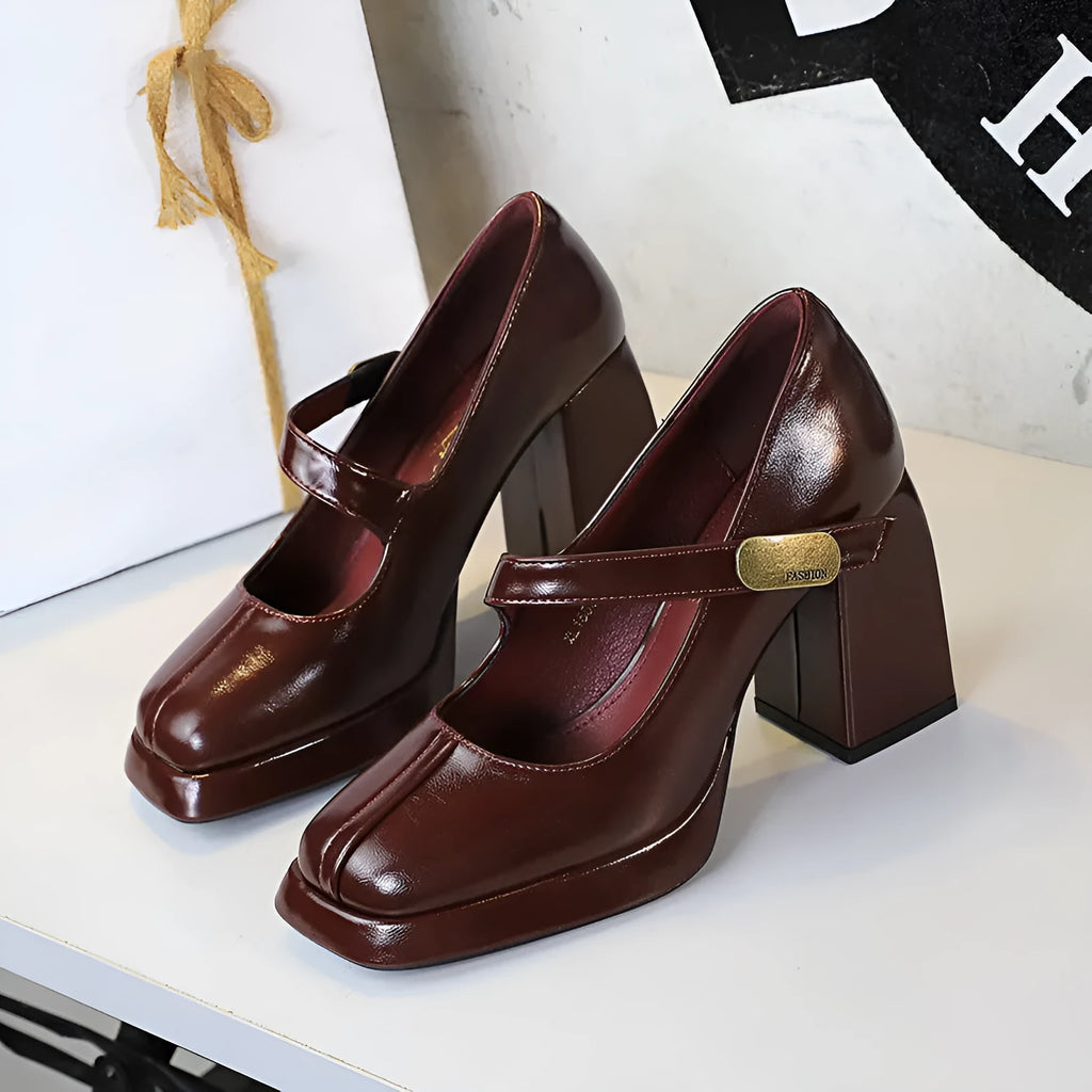 Retro platform high heel sandals with metal buckle strap in Ankela red