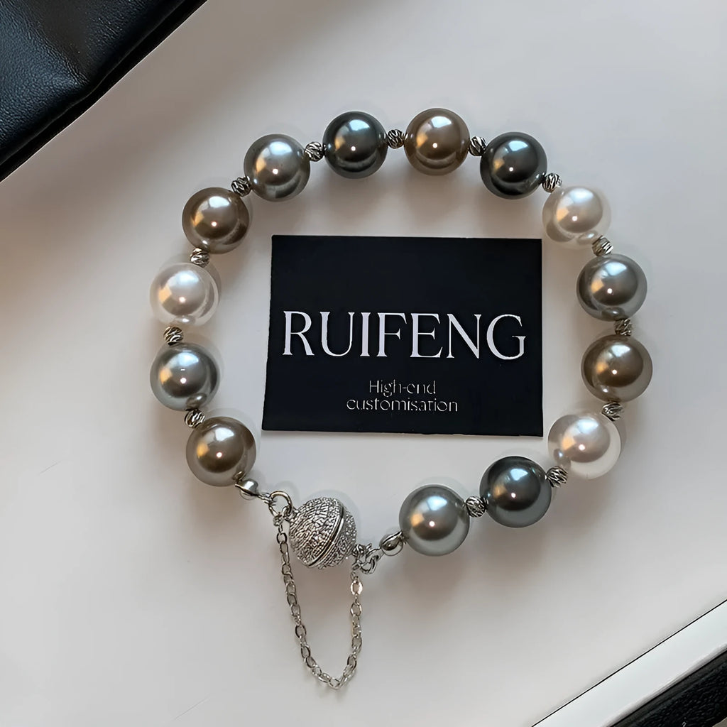 Women's magnetic buckle bracelet in RF1034 Silver with geometric shape and copper plastic construction