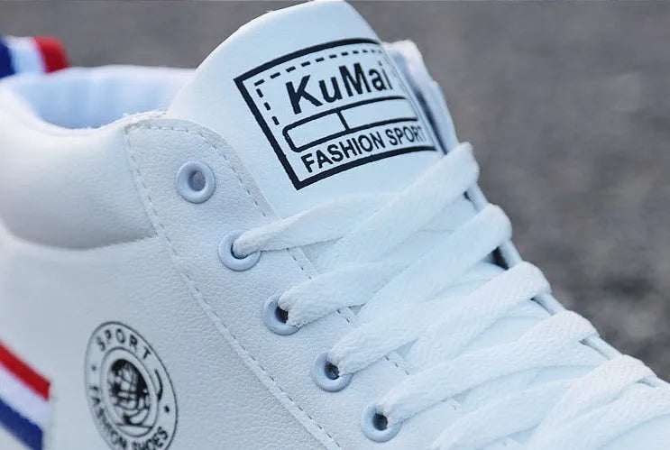 Men's casual shoes with artificial PU upper, white blue colour option