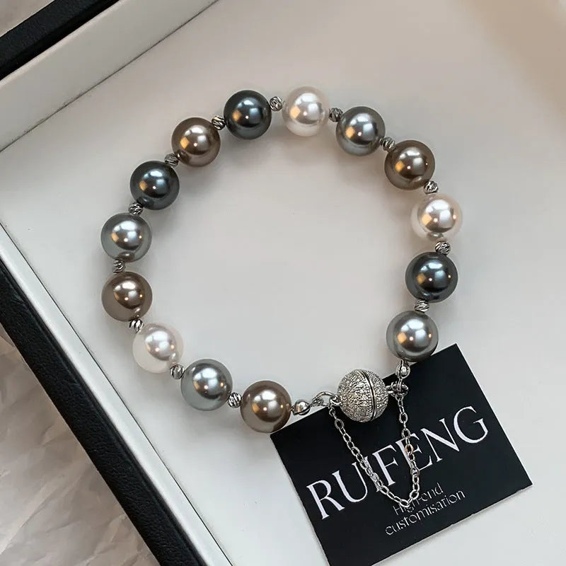 Women's magnetic buckle bracelet in RF1034 Silver with geometric shape and copper plastic construction