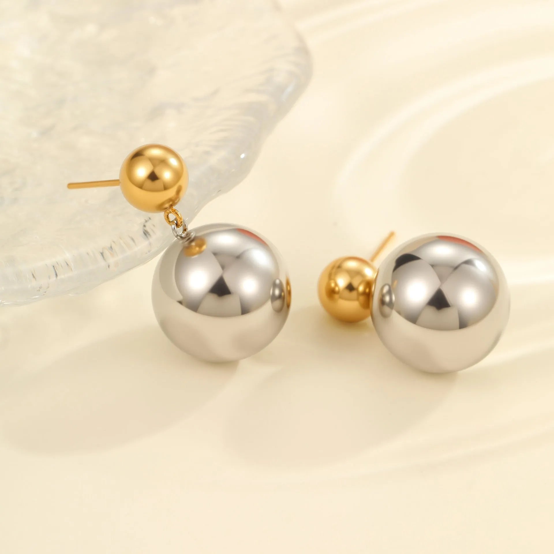 Women's stainless steel geometric ear studs with colour-block electroplated spherical beads