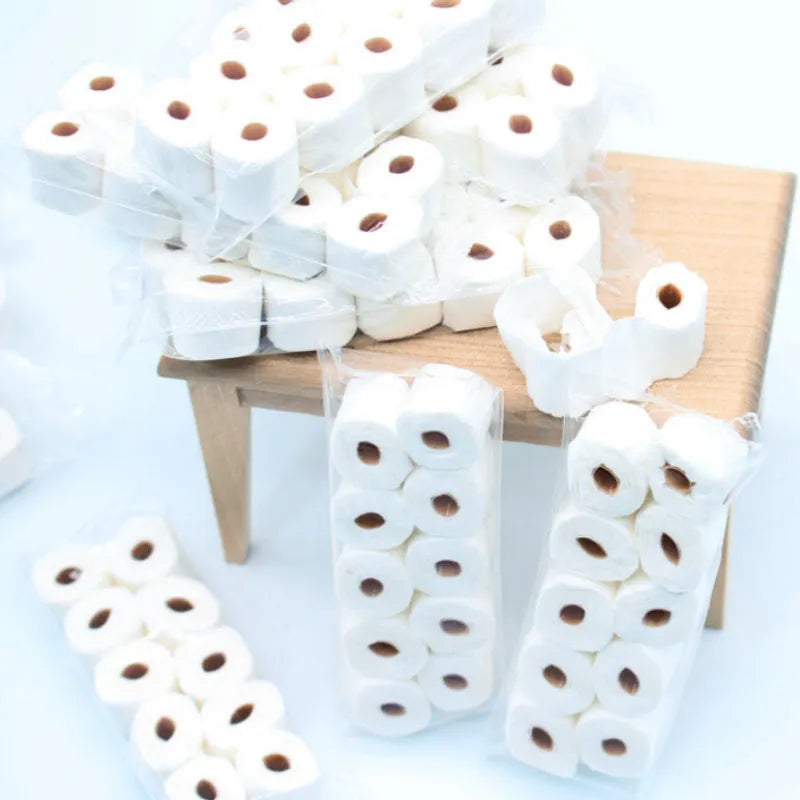 Simulated paper tissue roll model for dollhouses, dimensions 30x15x80mm.