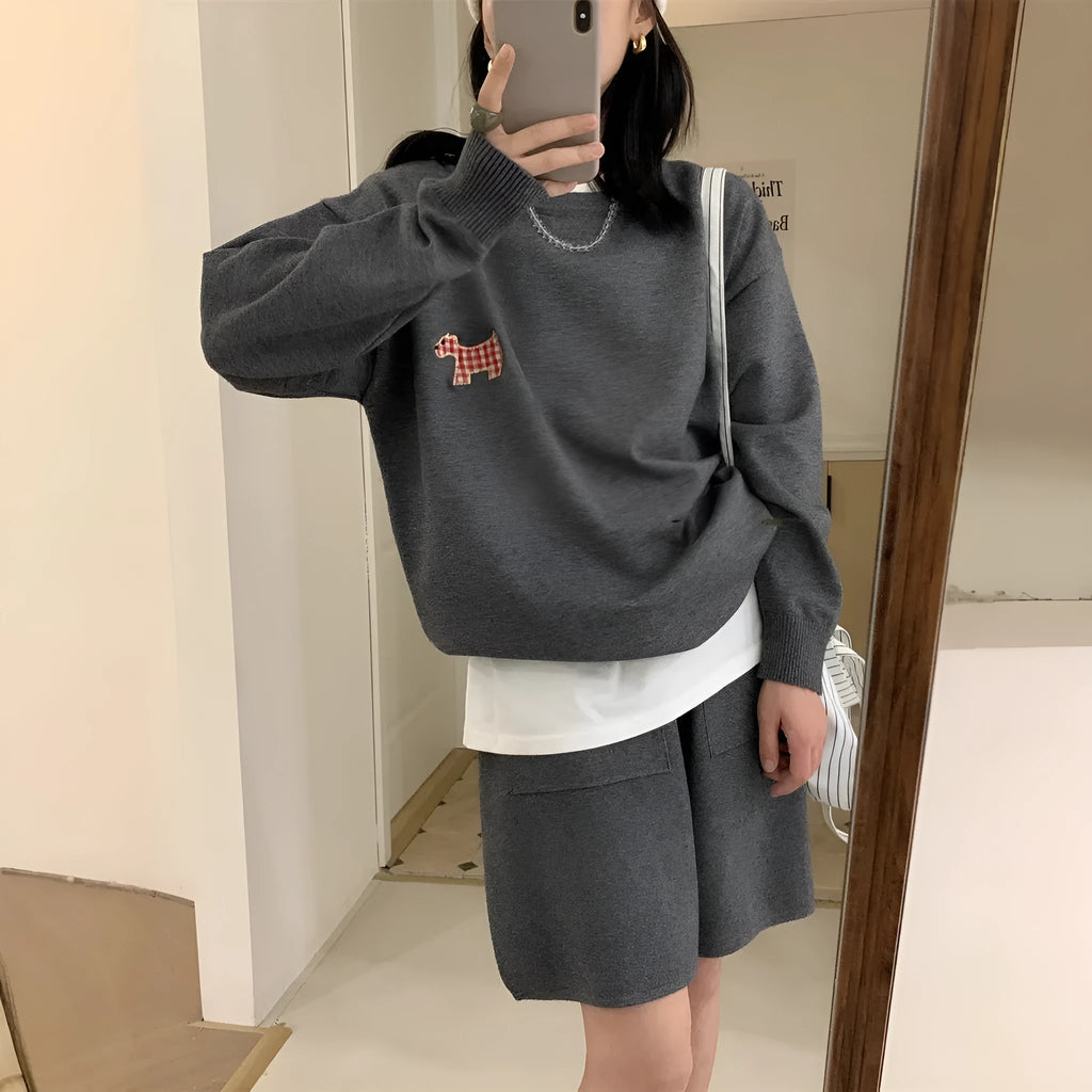 Casual sports knitted sweater shorts suit with animal embroidery in imitation cashmere fabric