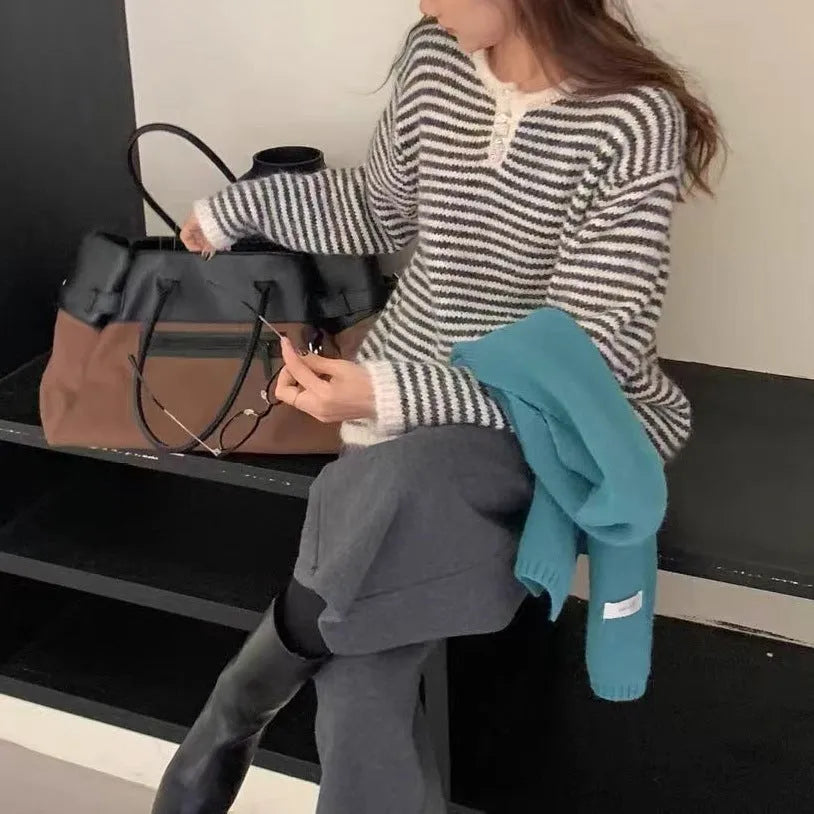 Women's blue stripe cashmere pullover sweater with loose retro style