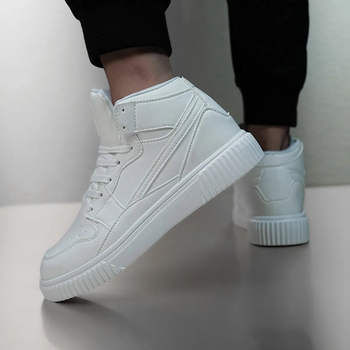 Men's white casual shoes with round toe and microfiber upper for autumn and winter wear.