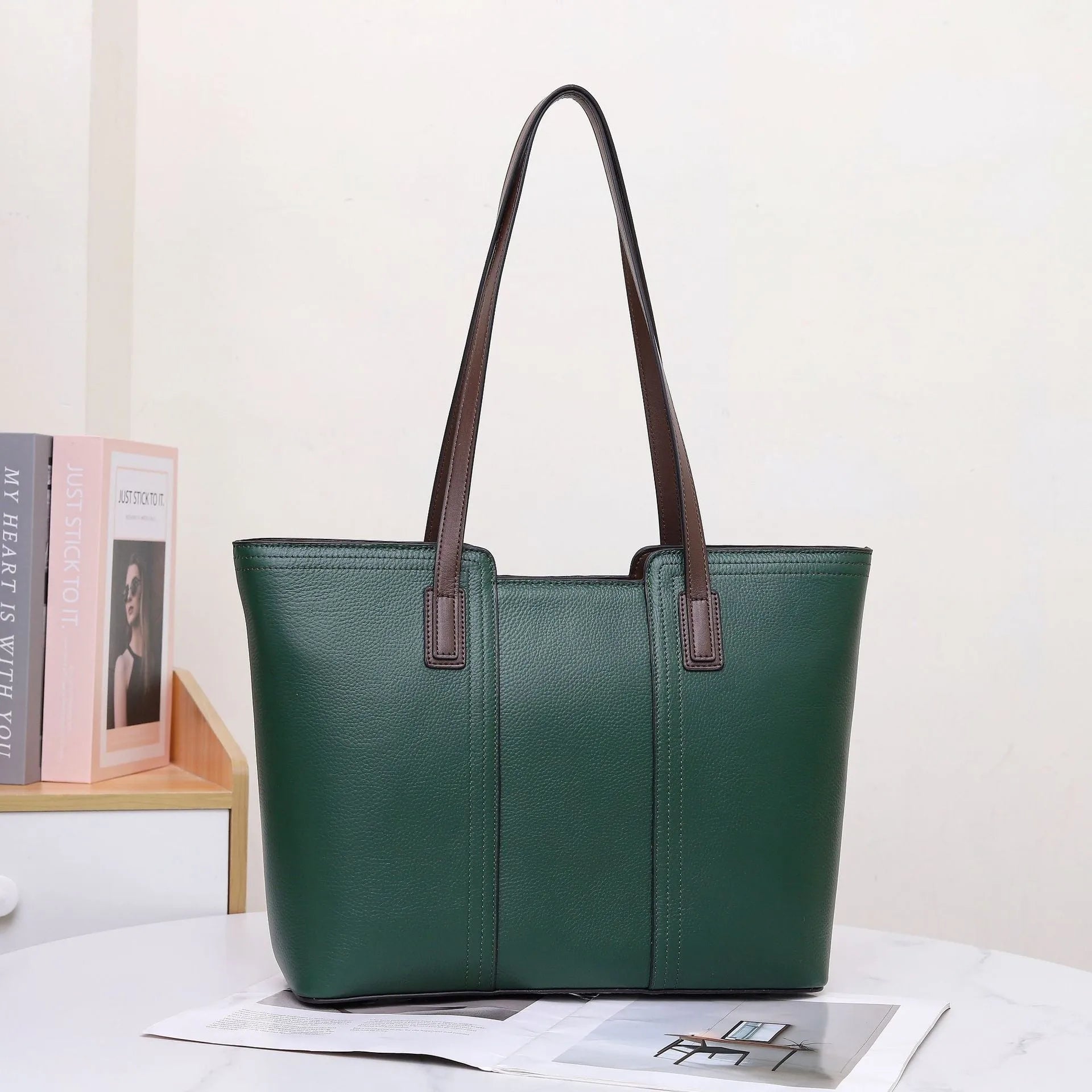 Genuine leather women's commuter shoulder bag in box-type design with mobile phone pocket