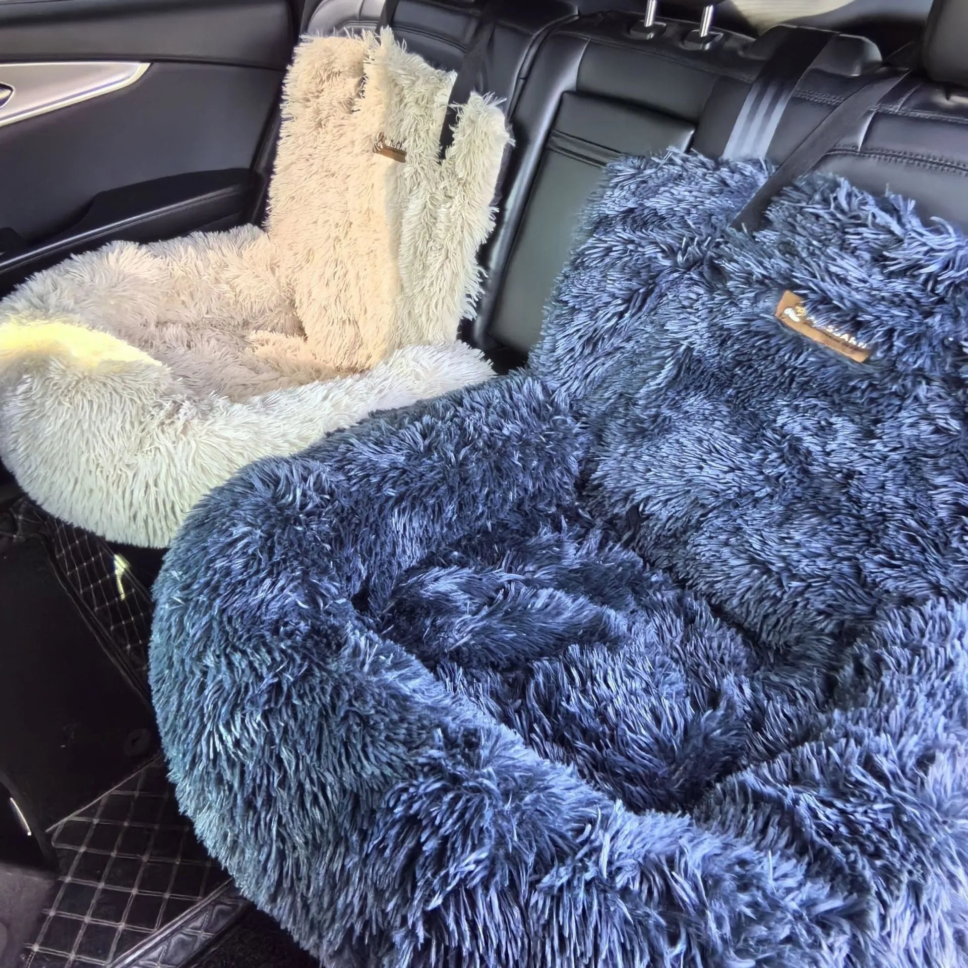 Winter thermal pet mat for car seats in beige and dark grey colours