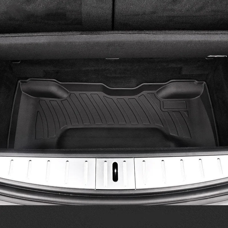 Rubber car floor mat for Tesla vehicles with TPE footrest section