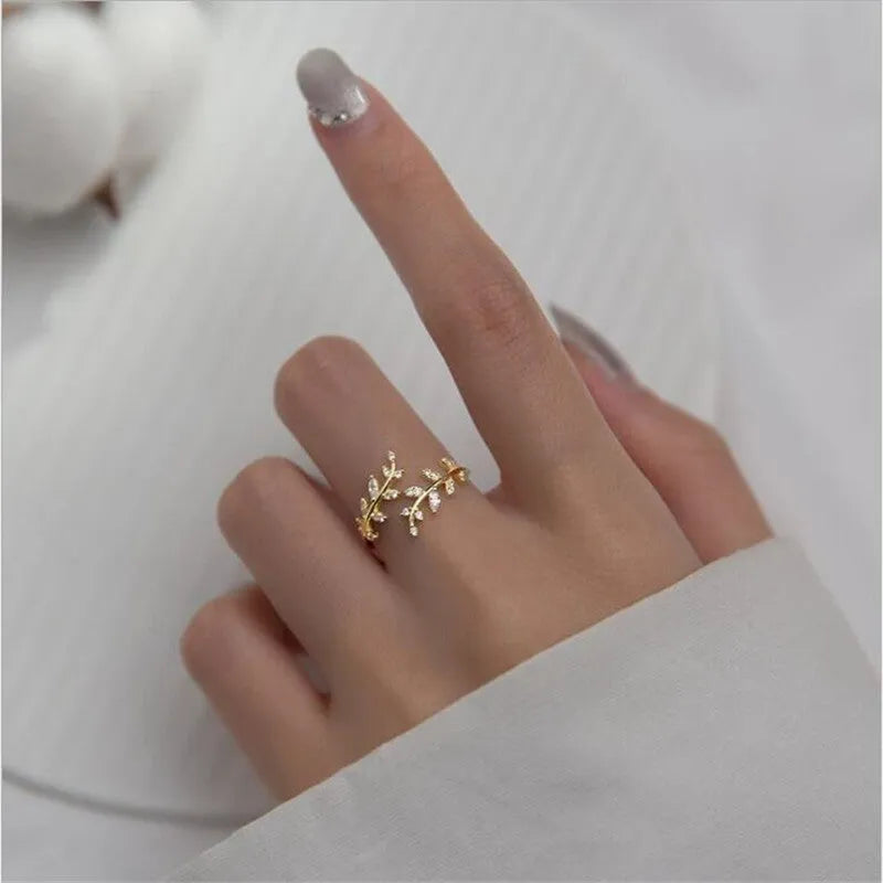 Women's copper branch leaf ring with geometric design in gold or silver electroplated finish
