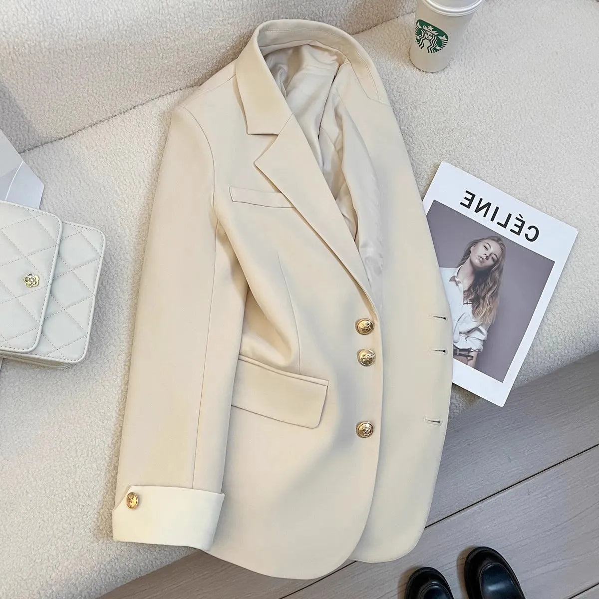 Women's loose fit Korean-style coat in milky white with pockets and regular long sleeves
