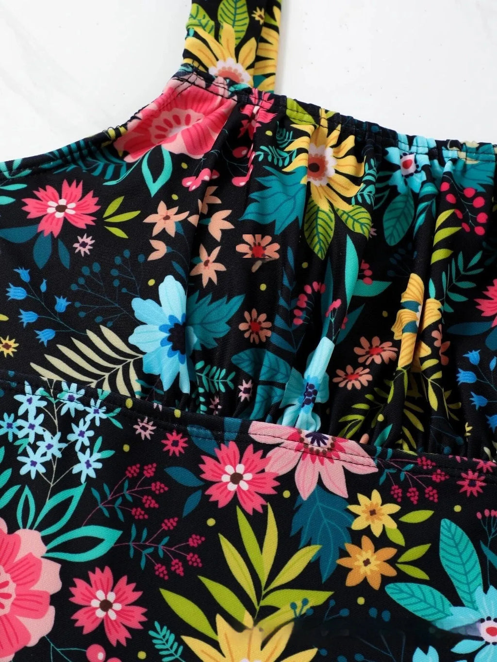Women's floral print one-piece swimsuit in polyester with full-bed construction
