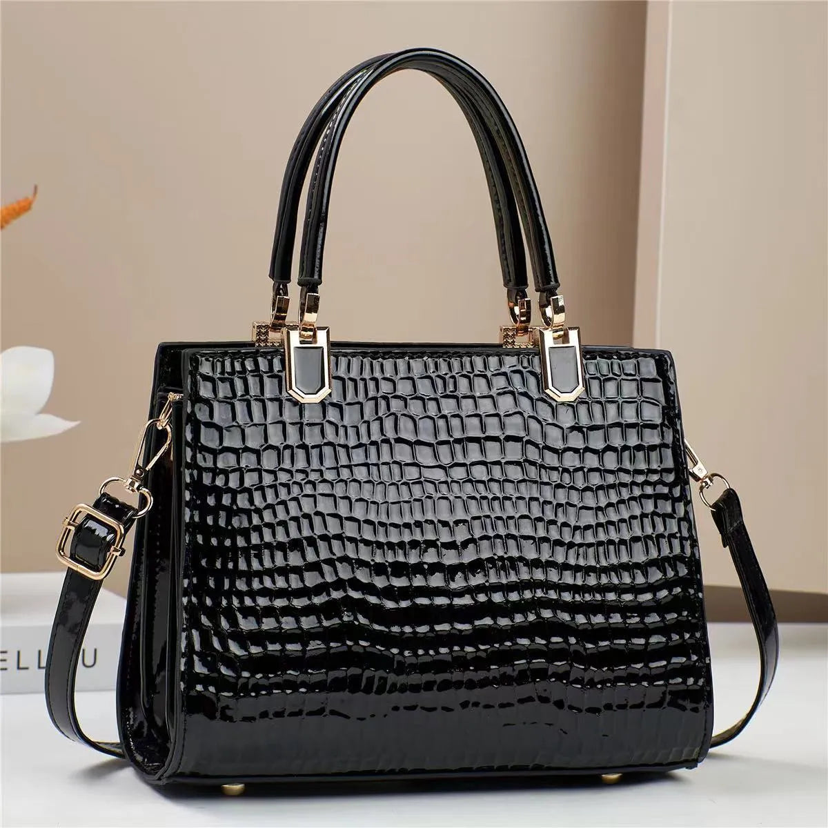 Women's large capacity one shoulder mom bag in soft PU leather with multiple internal compartments