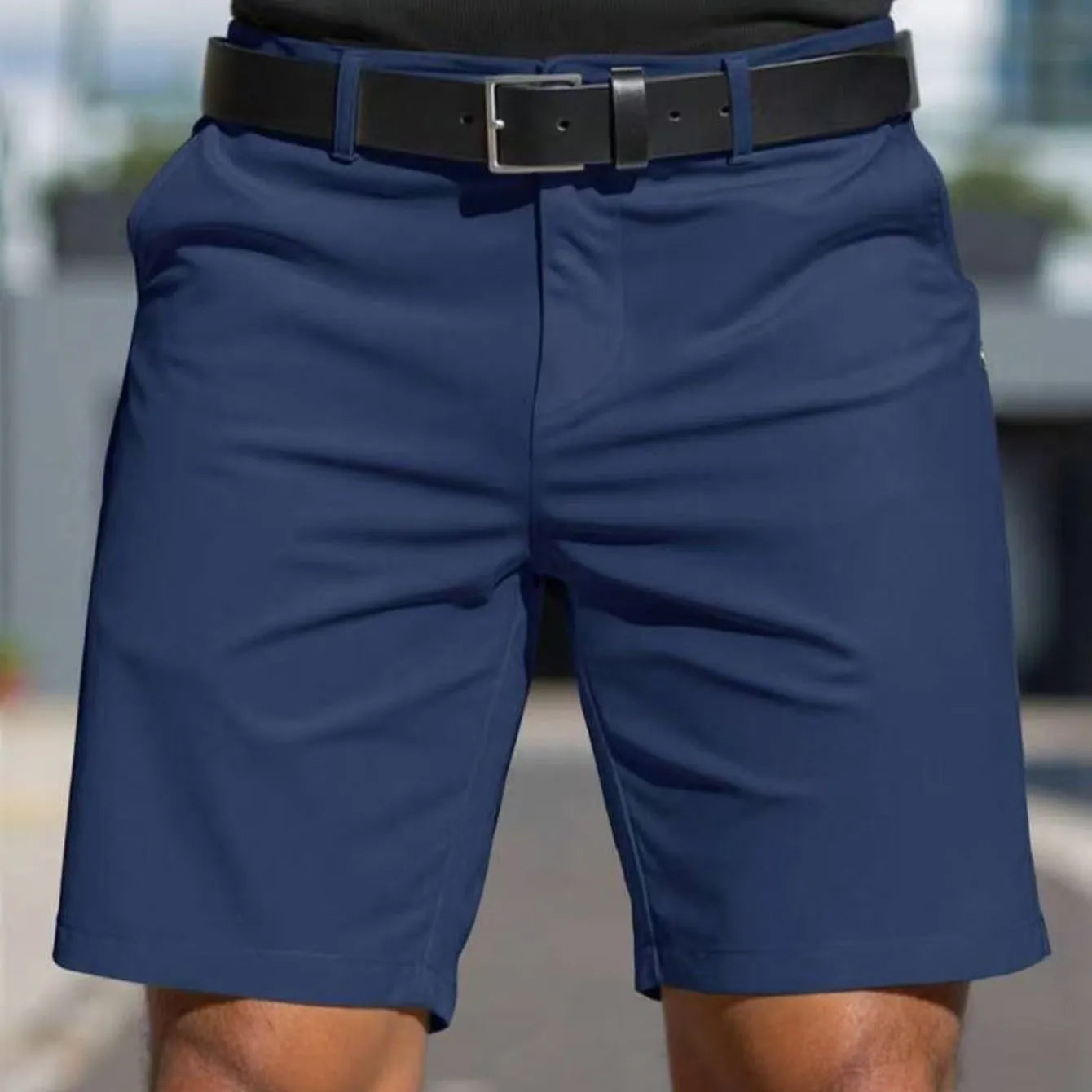 Men's solid colour straight-cut elastic fifth pants in light grey on a hanger.