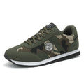 Camouflage pattern suede running shoes with mesh lining and foam sole, low-top flat heel design