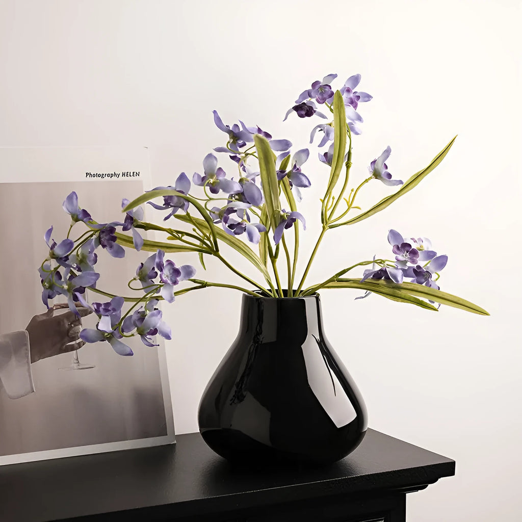 Black and white ceramic round belly French high sense decorative vases with artificial flower arrangements