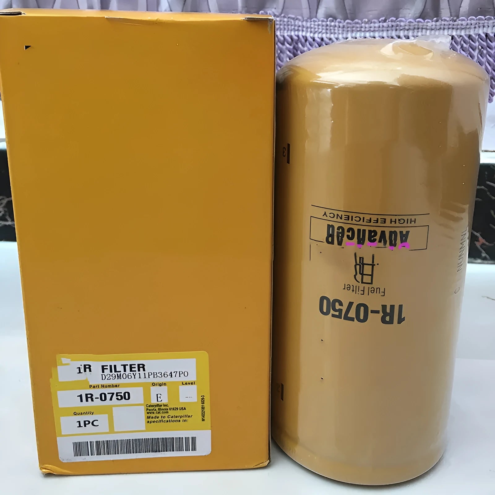 1R-0750 fuel filter element for diesel fuel filtration systems