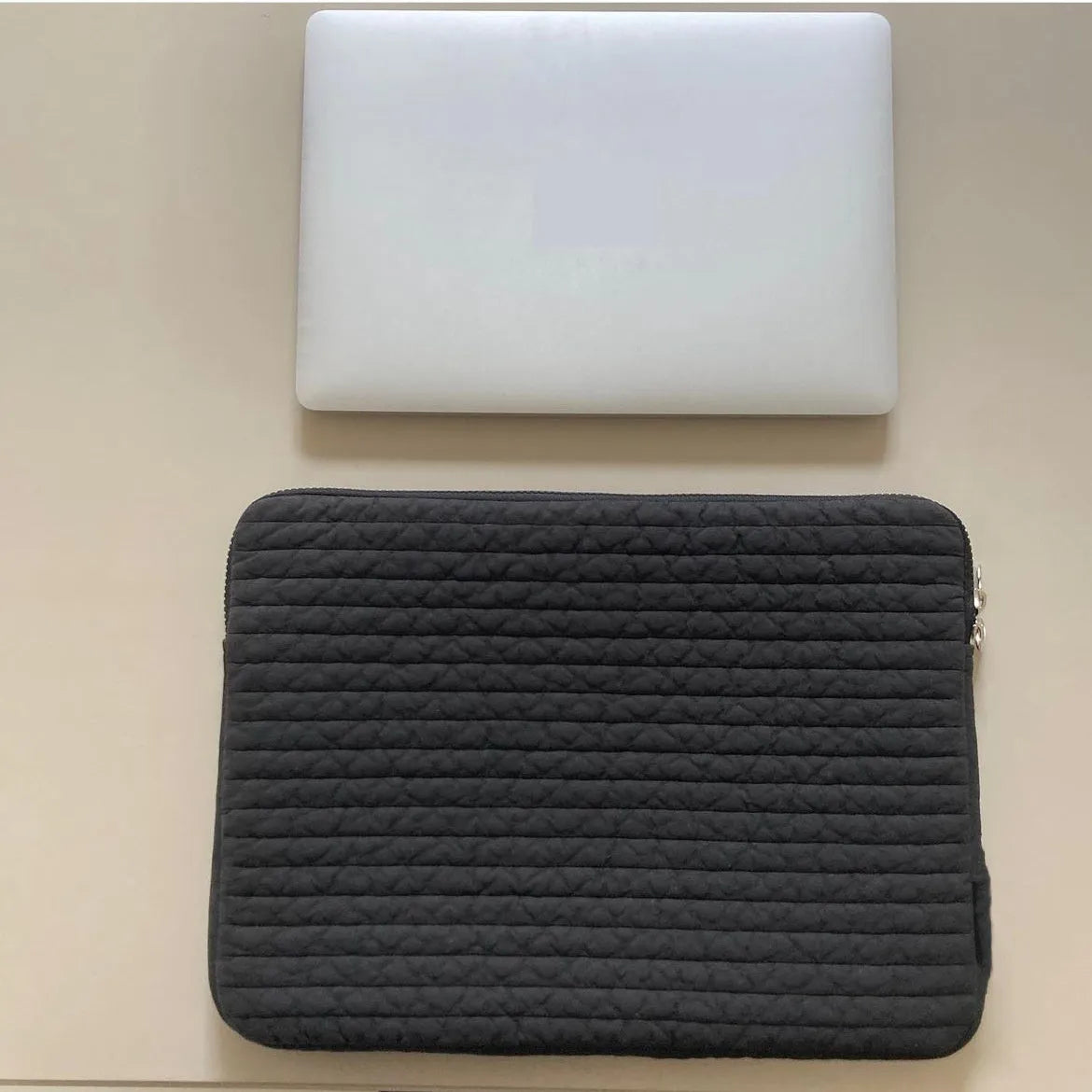 Black and white anti-seismic cotton laptop bag with coin pocket in three size options