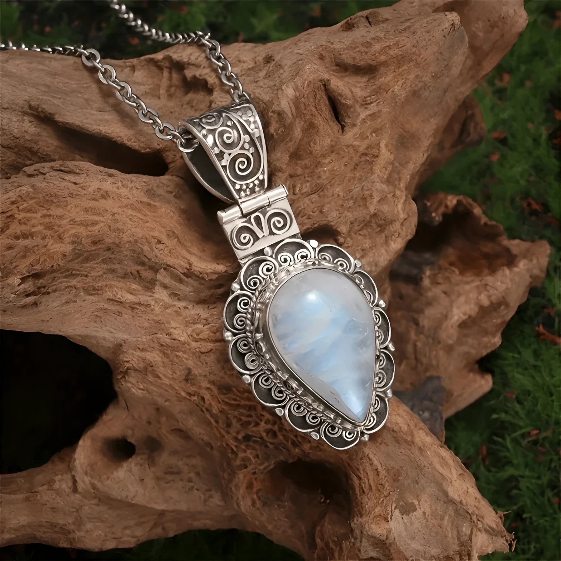 Silver heart-shaped vintage moonstone drop necklace on alloy chain