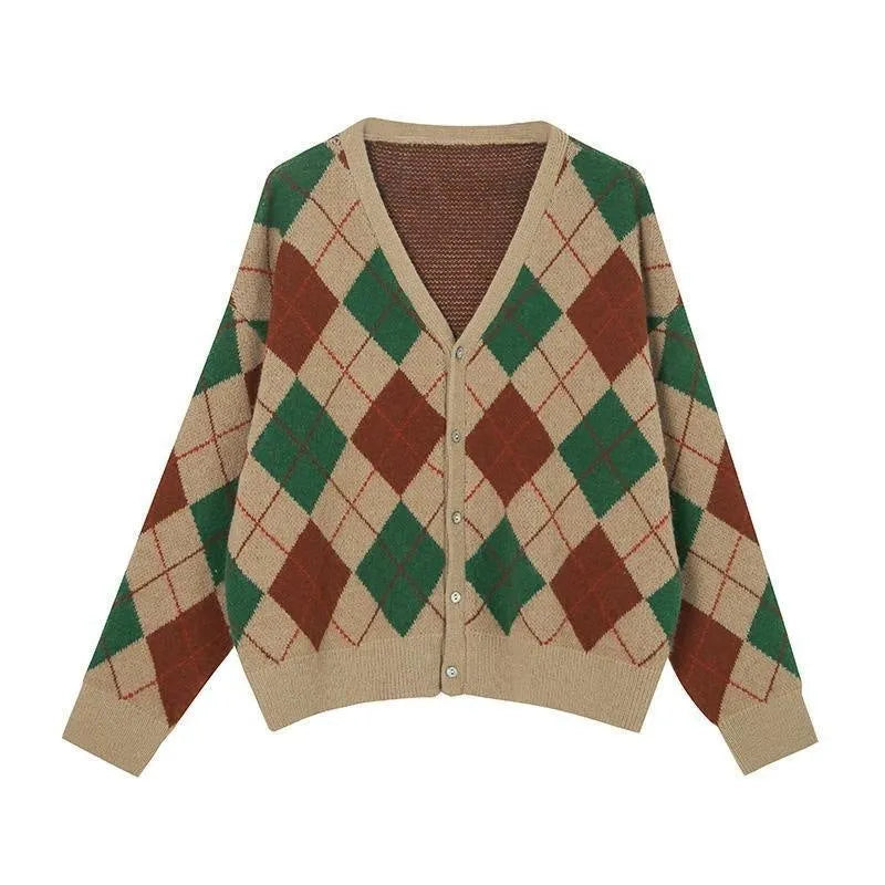 Knitted casual cardigan in macaron colours with regular sleeves and medium thickness