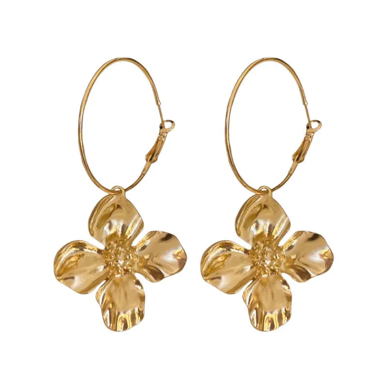 Metal flower earrings with geometric design in silver or gold electroplated finish