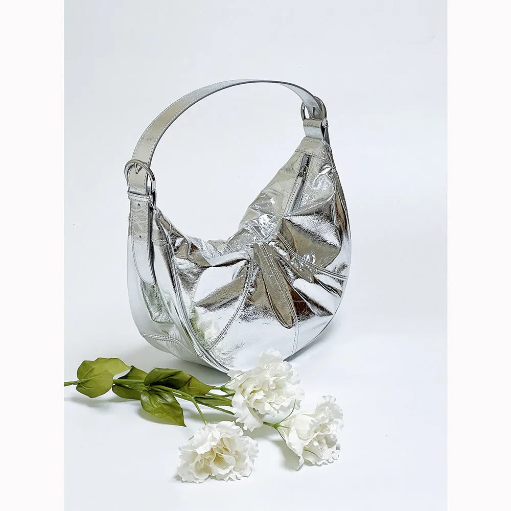 Women's dumpling-shaped shoulder bag in genuine first layer cowhide leather with cotton lining and sandwich pockets
