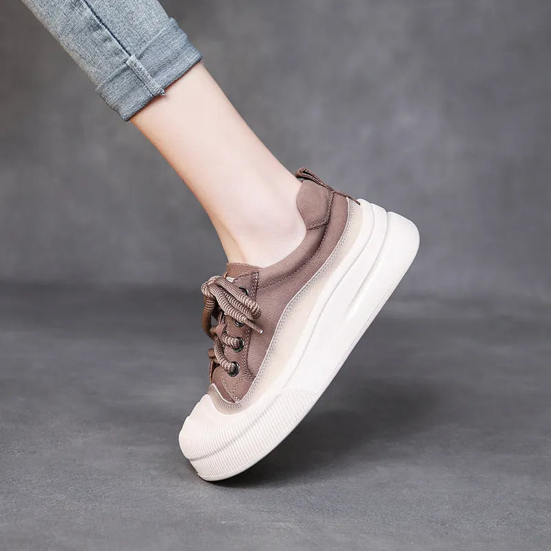 Women's casual lace-up shoes in full grain cow leather with round toe and rubber sole