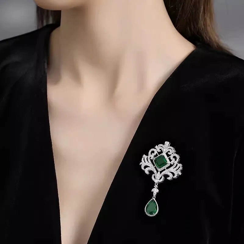 Emerald crystal hollow-out court-style brooch for women, alloy crown shape with tassel, 7x4cm, palace style green