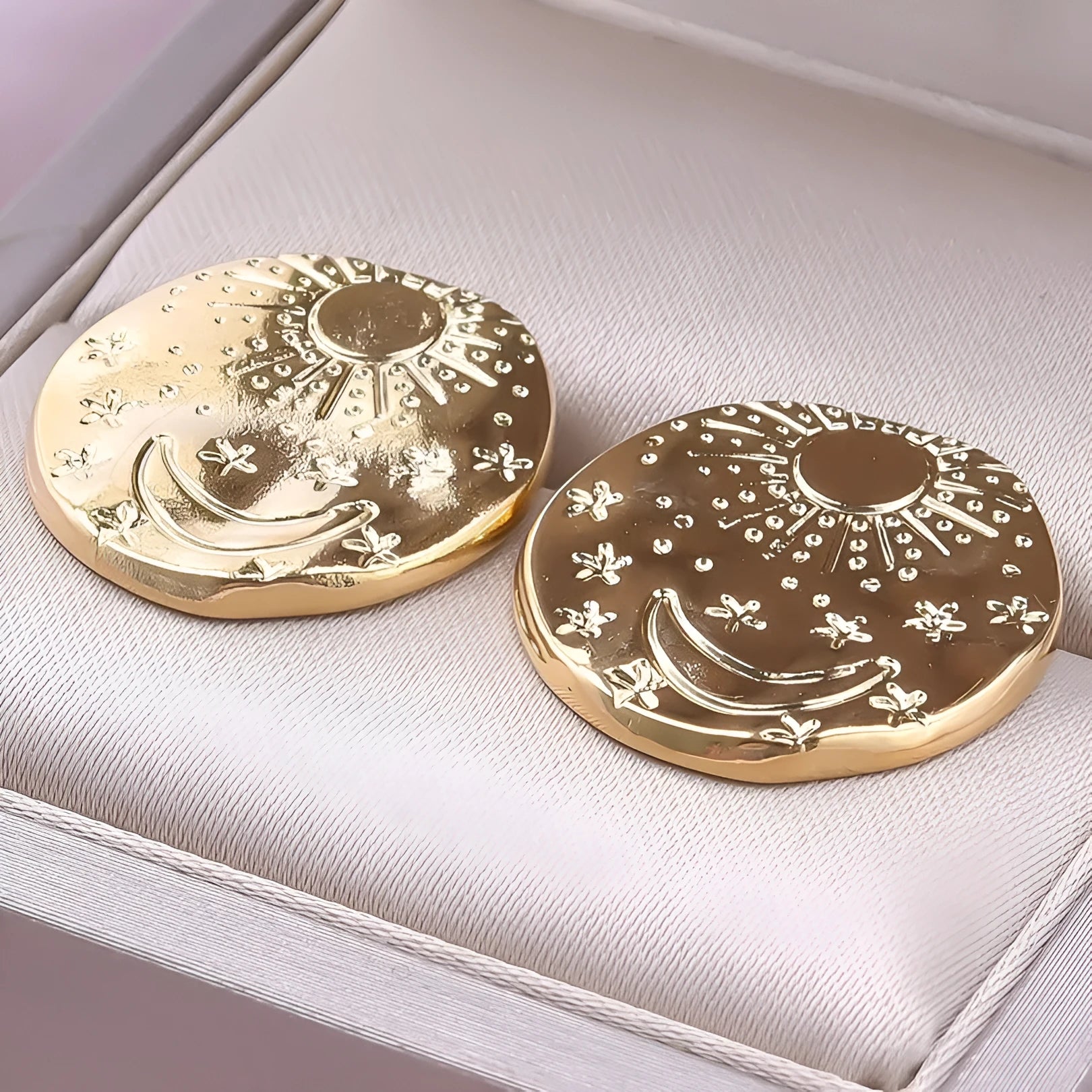 304 stainless steel geometric shell stud earrings with electroplated gold or silver finish