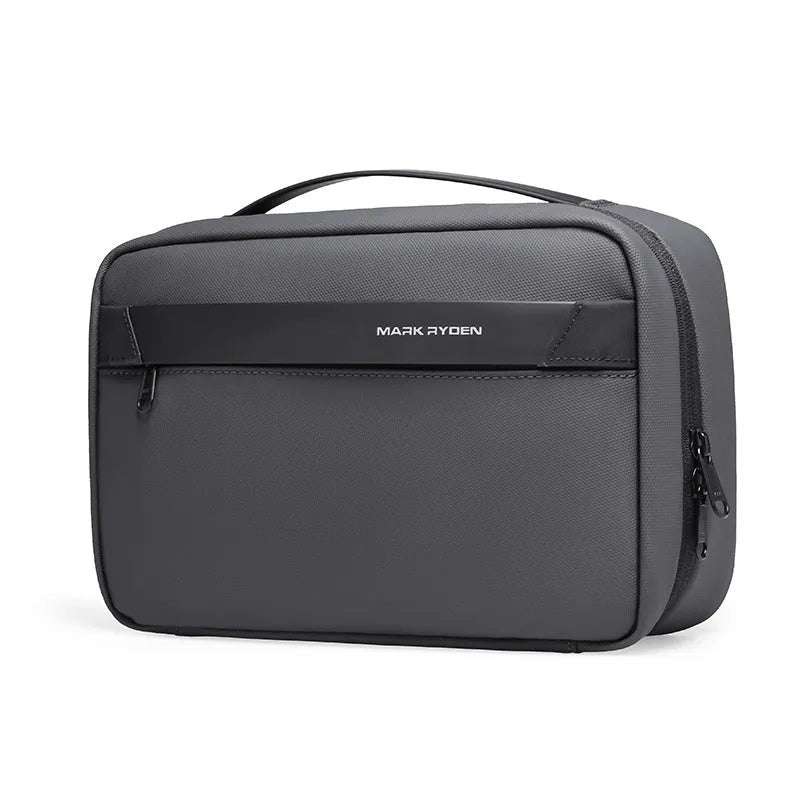 Multi-functional wet dry separation storage bag in Oxford cloth with 20L capacity for toiletries organisation