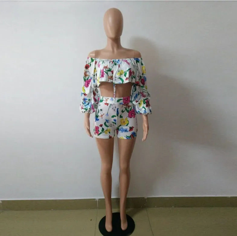Women's digitally printed two-piece set with long pile sleeves and matching shorts in multicolour pattern