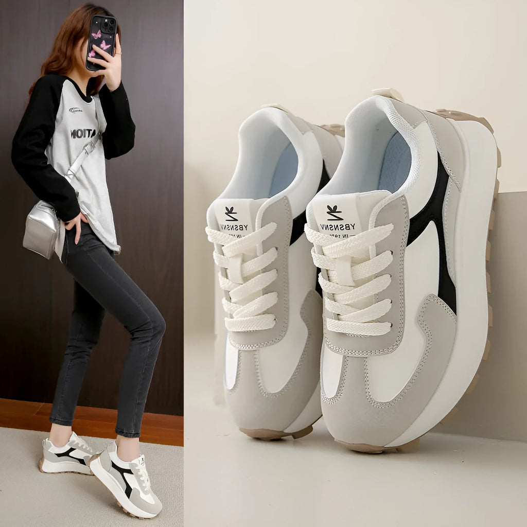 Women's low-top platform sports shoes in card black, with lace-up front and flat rubber sole.