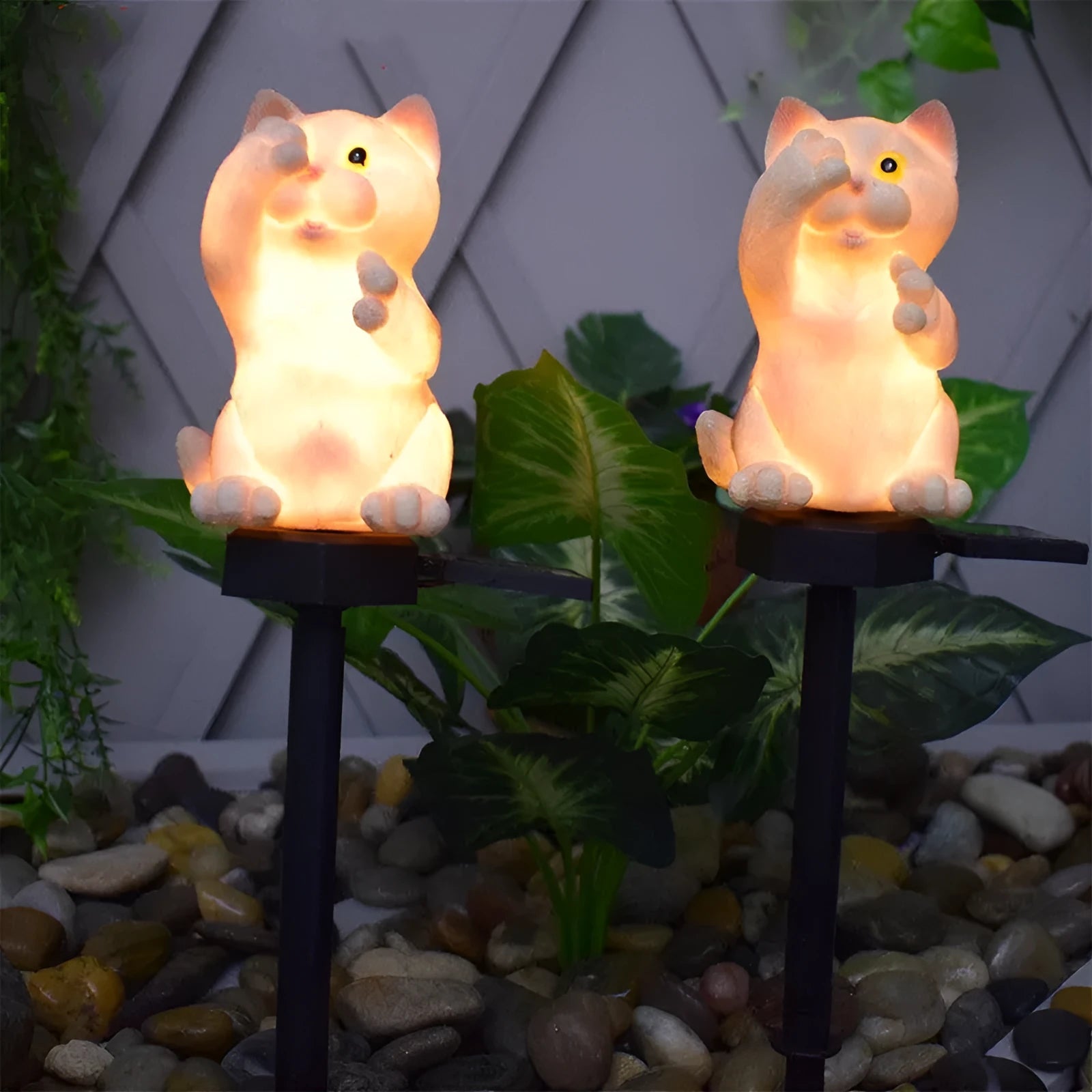 Brown and grey cat-shaped solar lawn light for garden decoration
