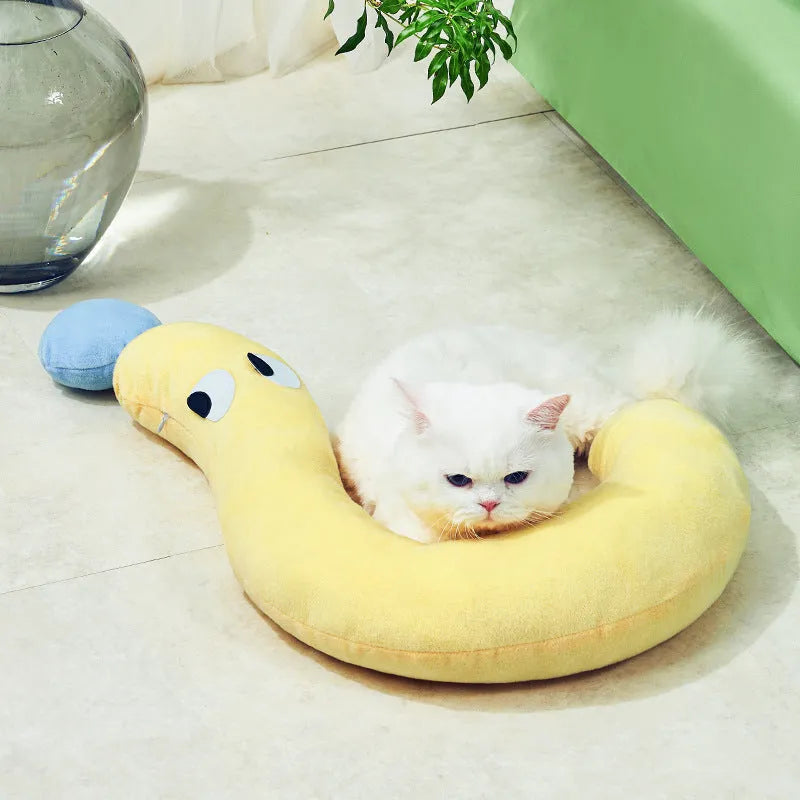Blue or yellow rectangular pet cushion measuring 62cm by 39cm for cats and dogs