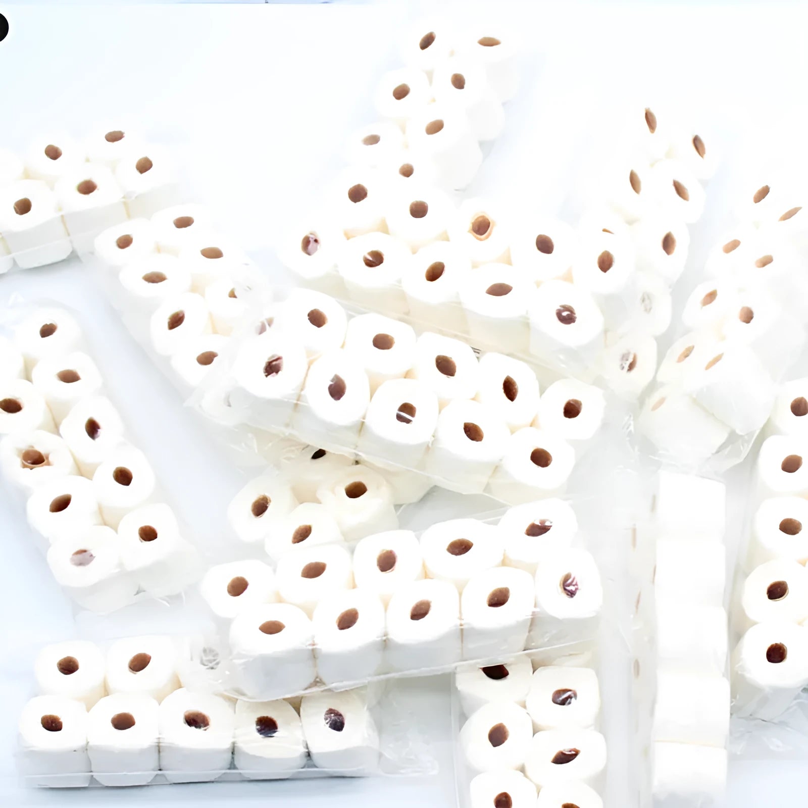 Simulated paper tissue roll model for dollhouses, dimensions 30x15x80mm.