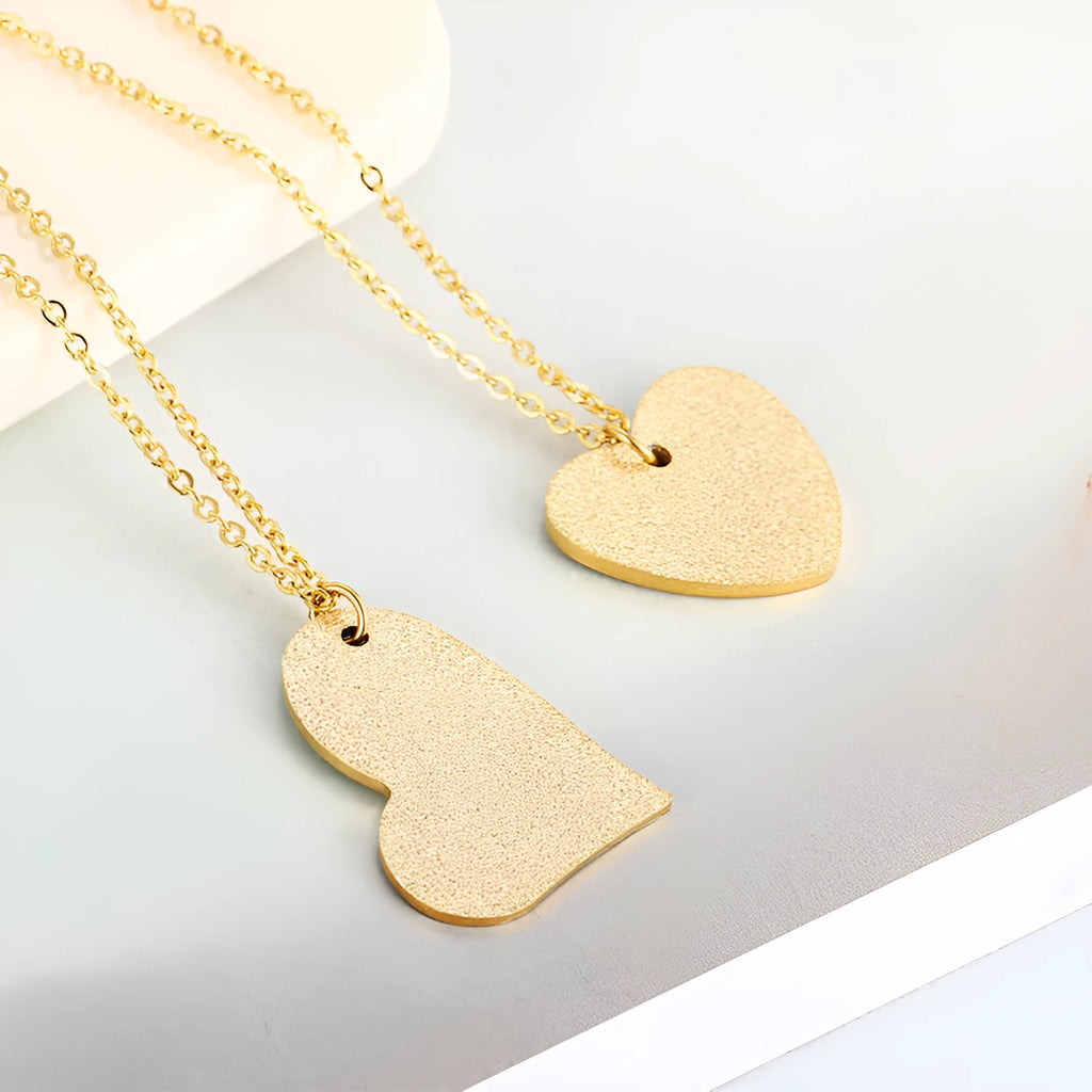 Titanium steel necklace with geometric heart-shaped pendant in colour KN25736Z