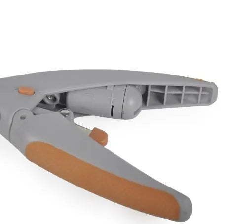 ABS plastic dog nail trimmer with blood line indicator, 14.5cm long with included batteries